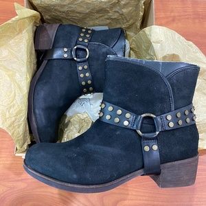 UGG Darling Harness Size 8.5 #1005957W NEW IN BOX